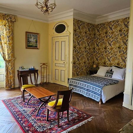 Chateau De Montpatey Bed & Breakfast Couches Exterior photo