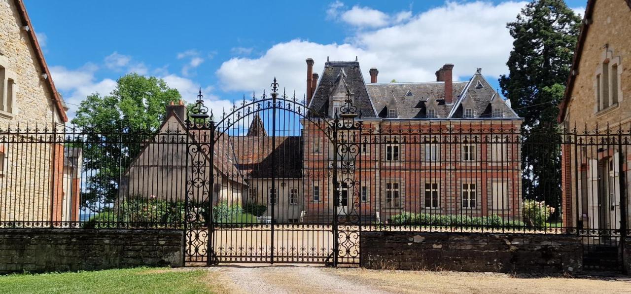 Chateau De Montpatey Bed & Breakfast Couches Exterior photo